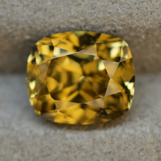 yellowish green zircon